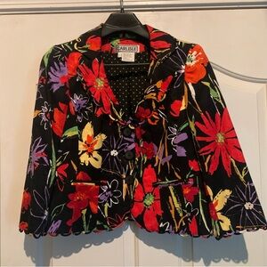 Women’s Carlisle Short Scalloped Hem Vintage Floral Blazer